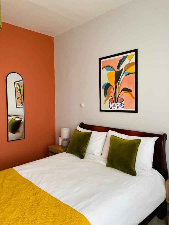 Rooms At The Rosebery NWI Buitenkant foto